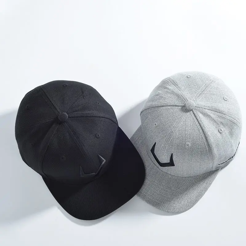 Boné Snapback de Lã Cinza com Bordado 3D – Estilo Urbano - Imagem 3
