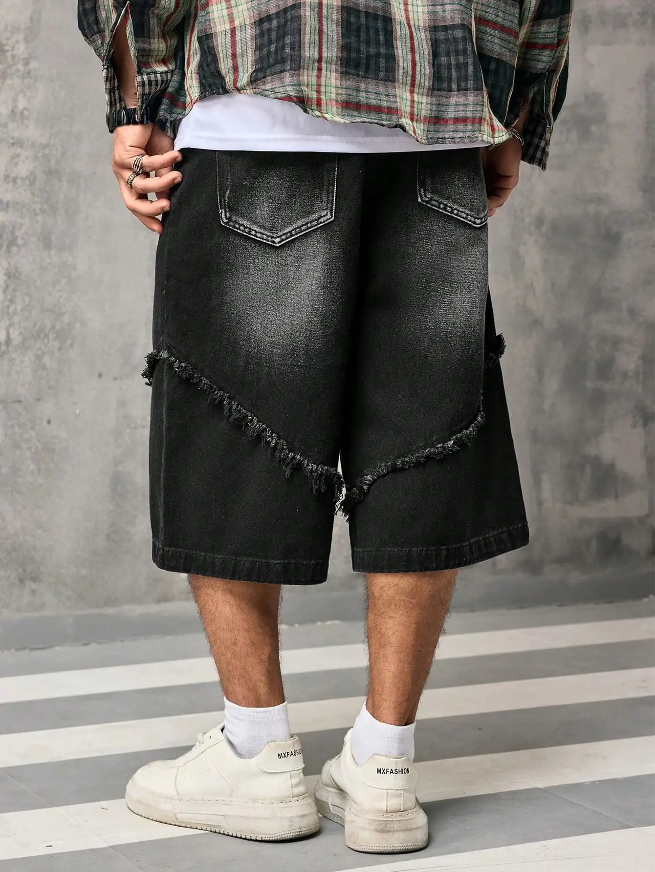 Bermuda Jeans Masculina Baggy Streetwear Underground | Barra Desfiada Premium | LANÇAMENTO - Imagem 5