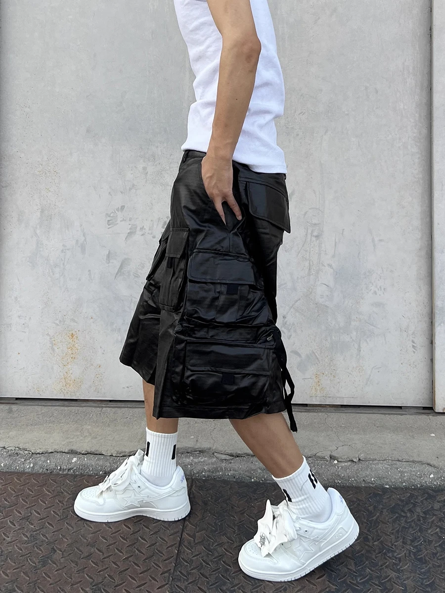Bermuda Masculina Impermeável Streetwear | Bermuda Preta Multi Bolsos para Academia e Dia a Dia | LANÇAMENTO - Imagem 4