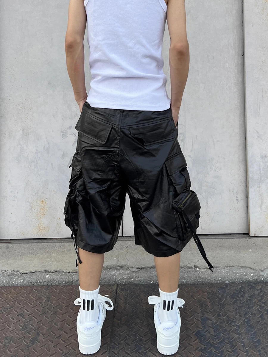 Bermuda Masculina Impermeável Streetwear | Bermuda Preta Multi Bolsos para Academia e Dia a Dia | LANÇAMENTO - Imagem 2