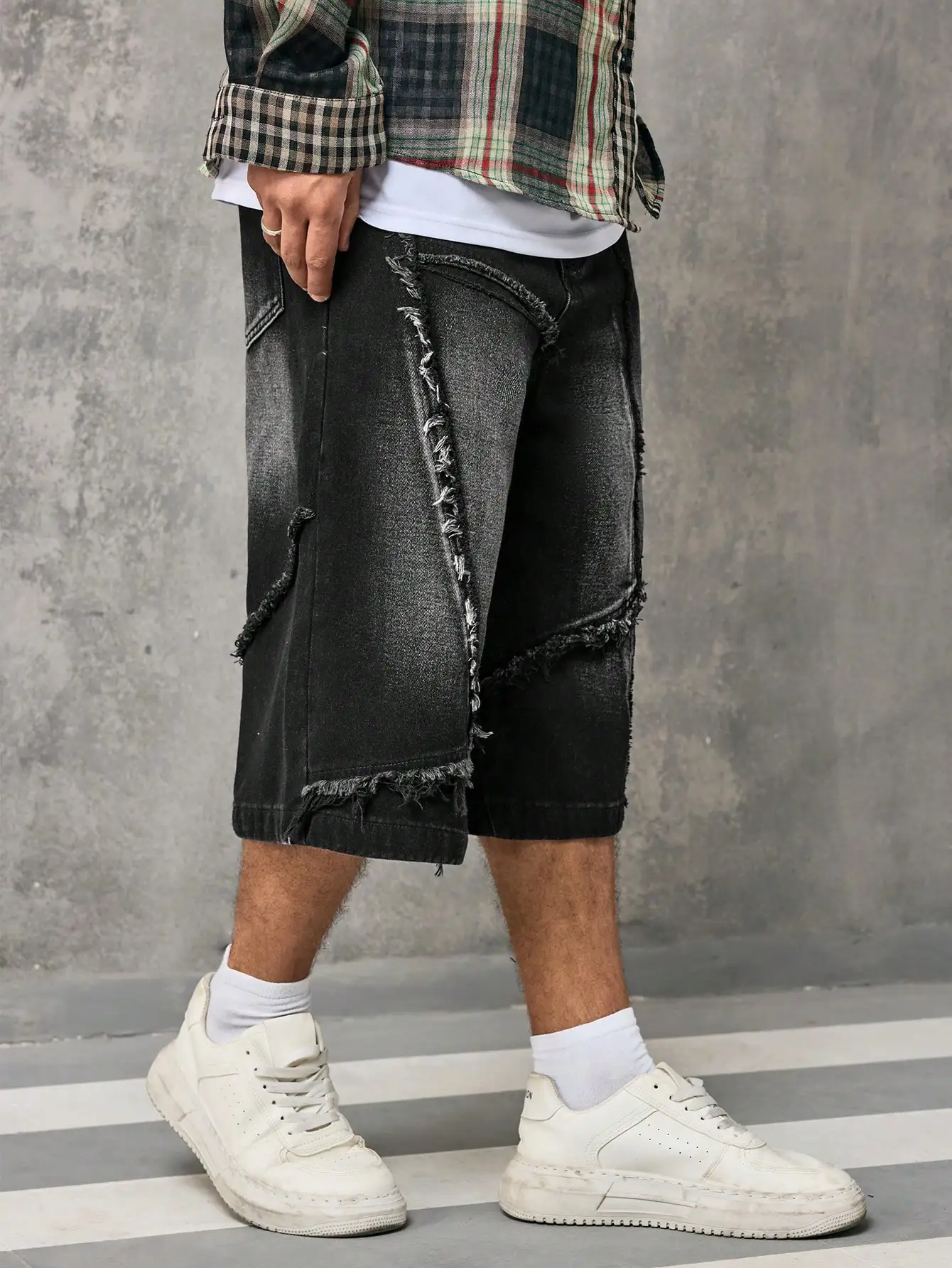 Bermuda Jeans Masculina Baggy Streetwear Underground | Barra Desfiada Premium | LANÇAMENTO - Imagem 4