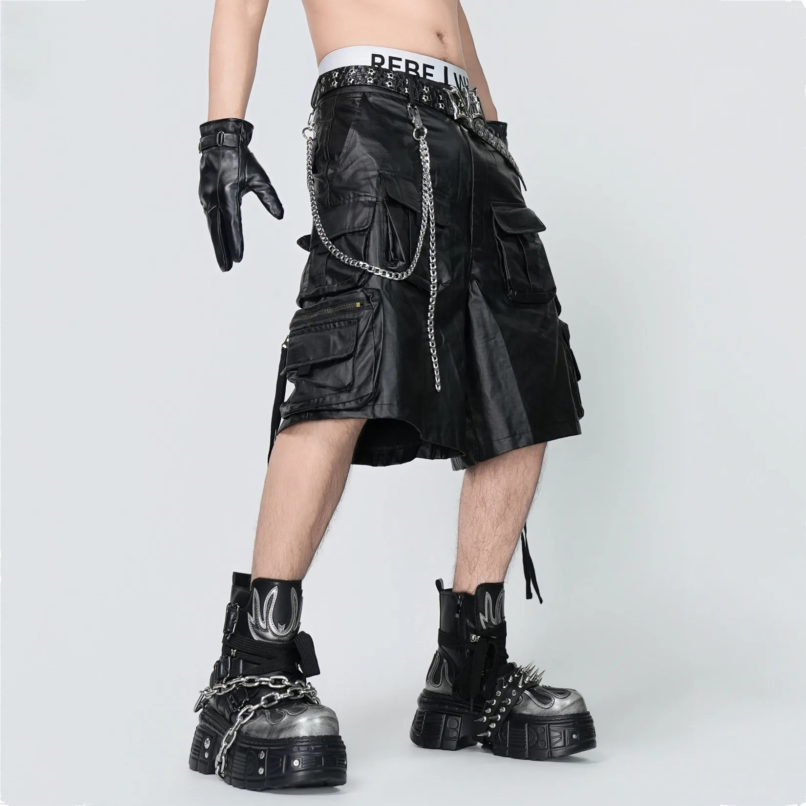 Bermuda Cargo Unissex Techwear Preta | Multi Bolsos Streetwear Premium | LANÇAMENTO - Imagem 3
